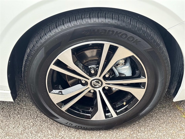 Vehicle image 9 of 41