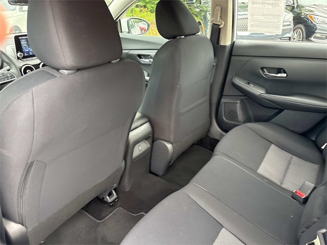 Vehicle image 16 of 41