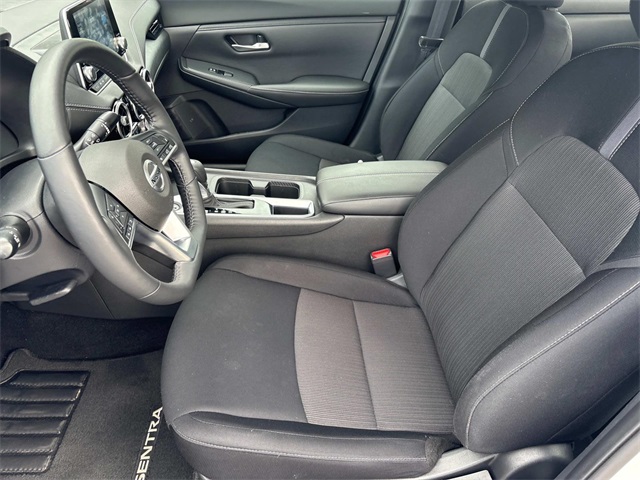 Vehicle image 25 of 41