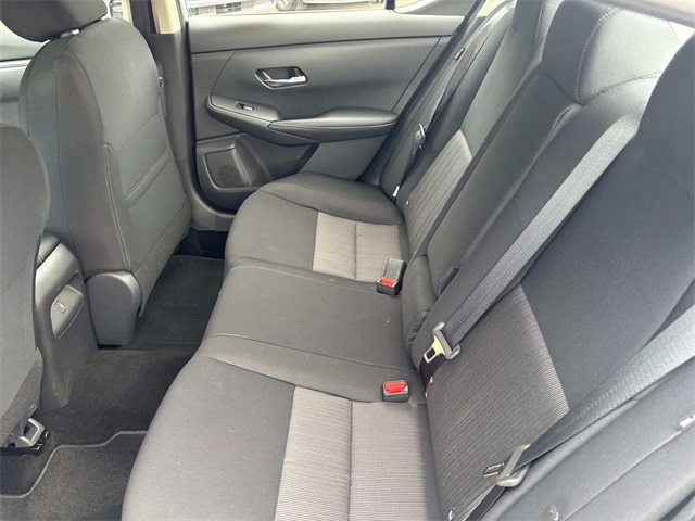 Vehicle image 17 of 41