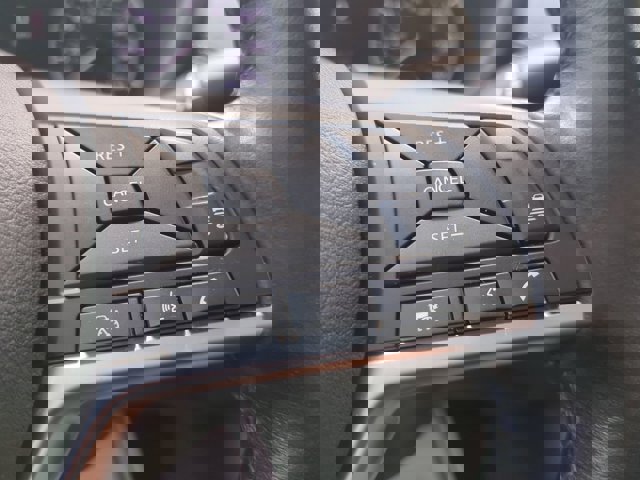 Vehicle image 24 of 36