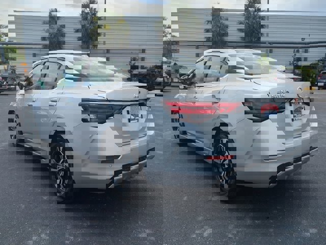 Vehicle image 8 of 36