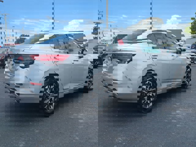 Vehicle image 6 of 36