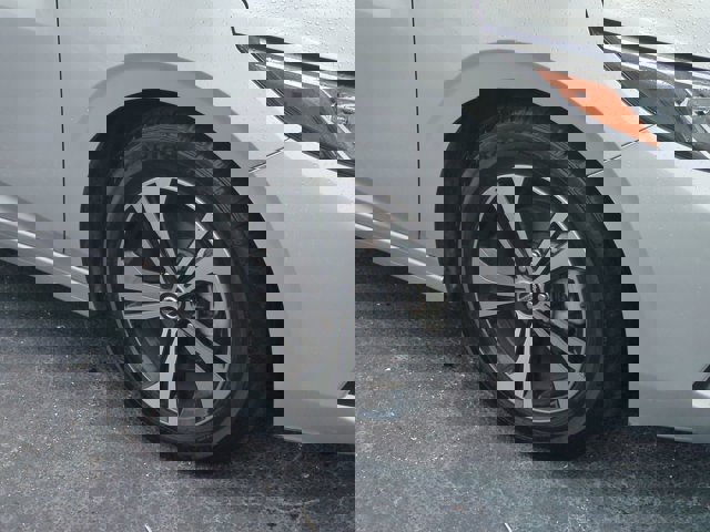 Vehicle image 11 of 36