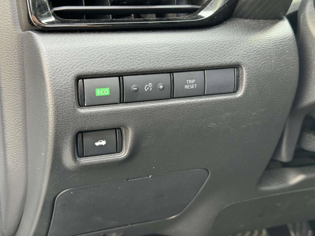 Vehicle image 13 of 27