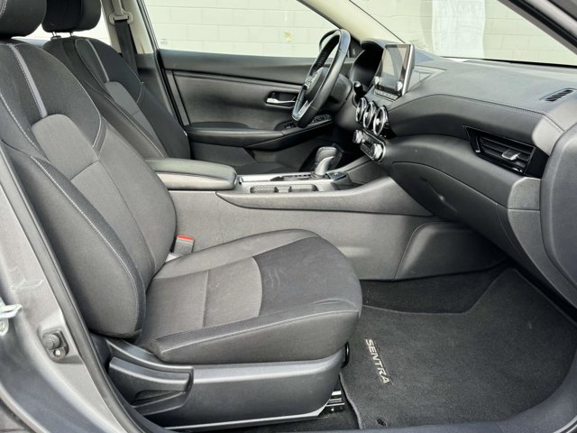 Vehicle image 19 of 27