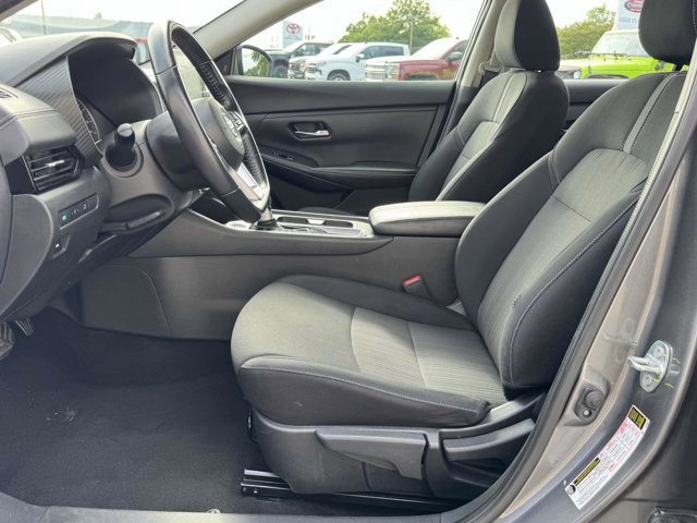 Vehicle image 25 of 27