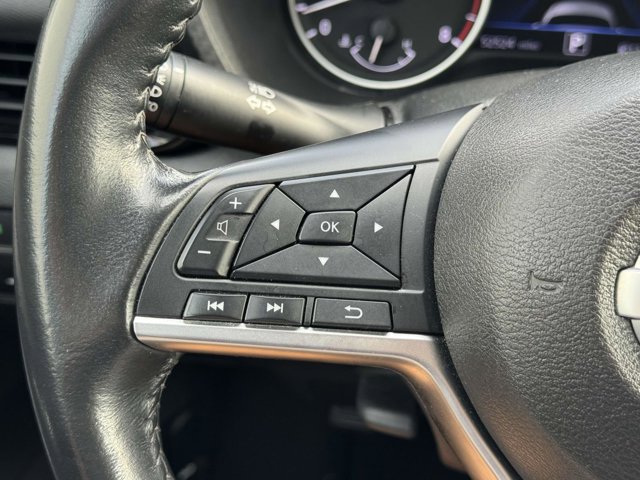 Vehicle image 16 of 27