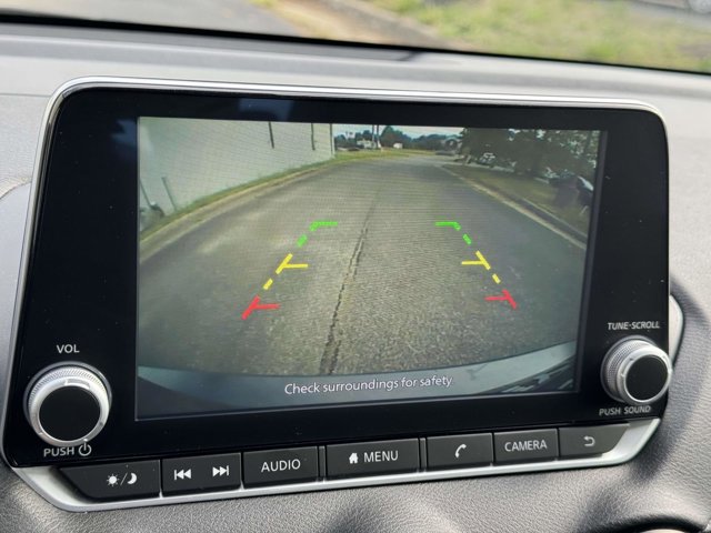 Vehicle image 9 of 27