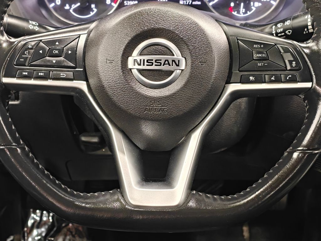 Vehicle image 13 of 47