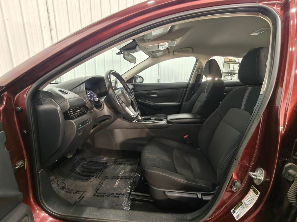 Vehicle image 25 of 47