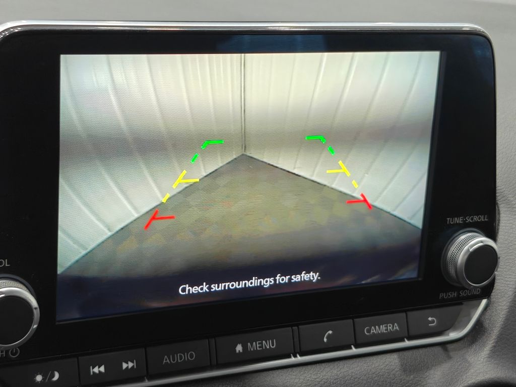 Vehicle image 16 of 47