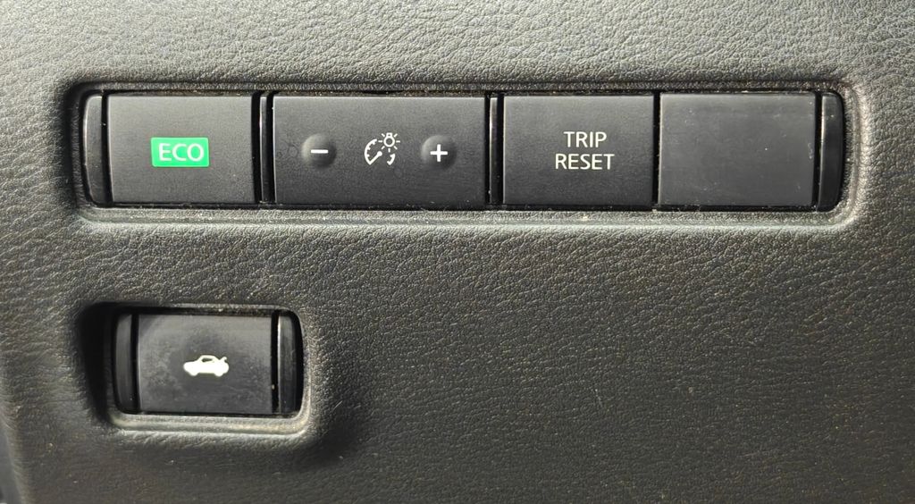 Vehicle image 19 of 47