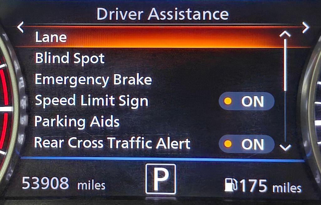 Vehicle image 32 of 47