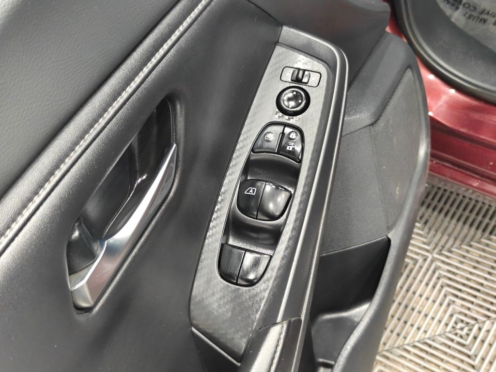 Vehicle image 39 of 47