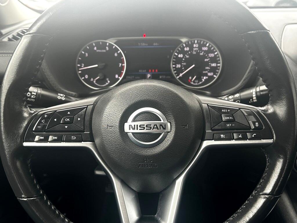 Vehicle image 19 of 27