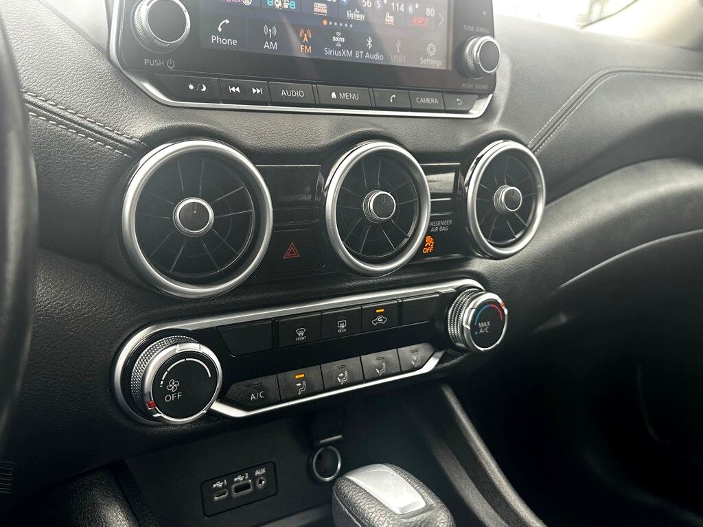 Vehicle image 23 of 27