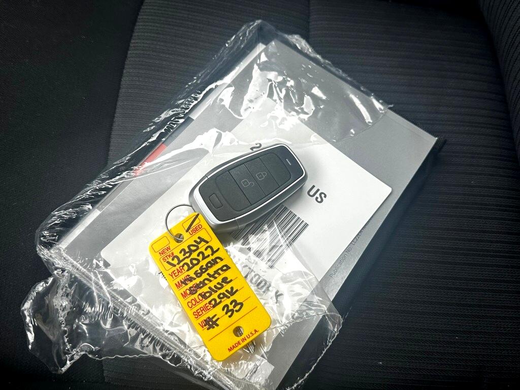 Vehicle image 24 of 27