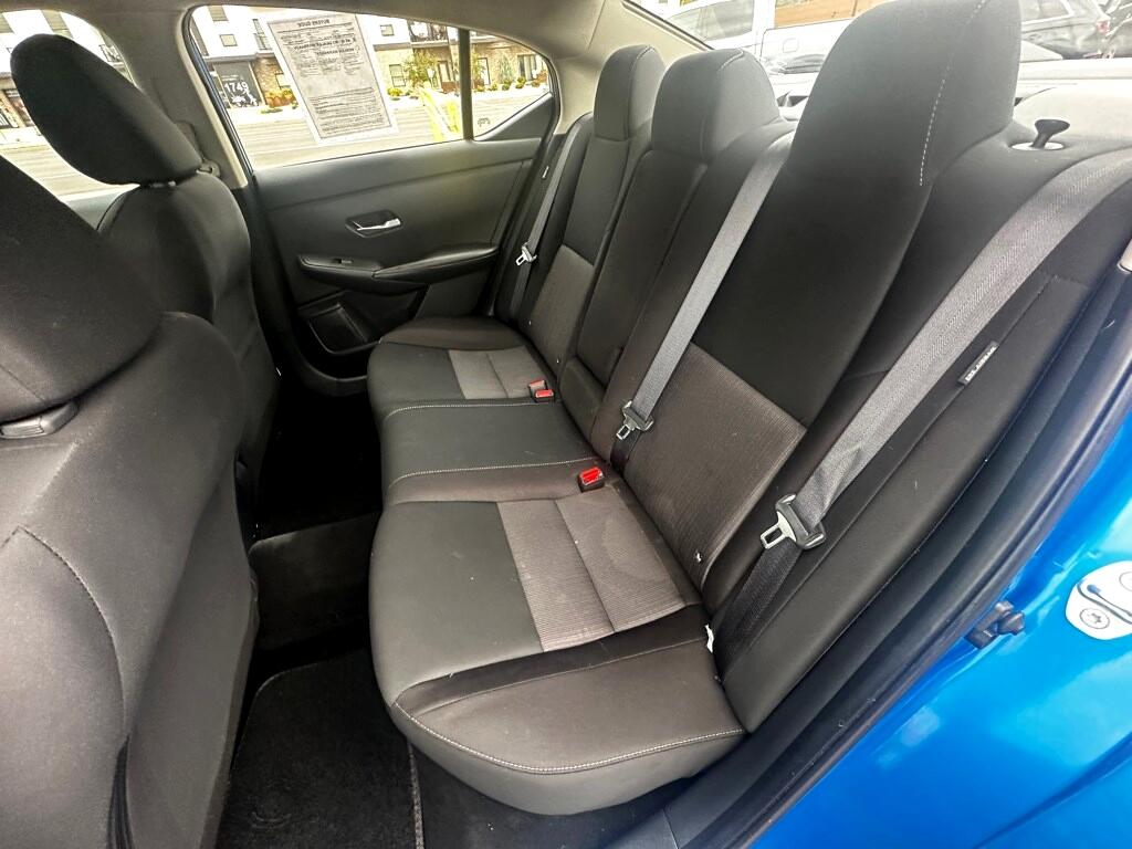 Vehicle image 17 of 27