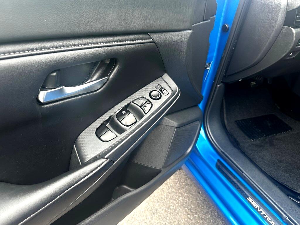 Vehicle image 12 of 27
