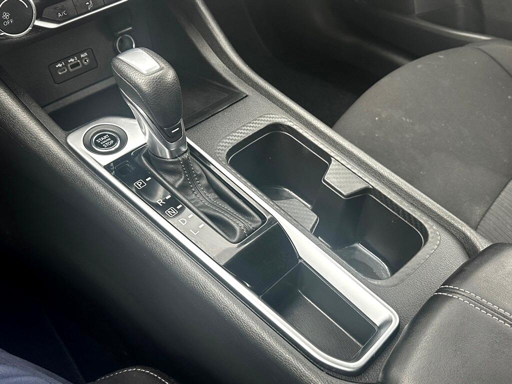 Vehicle image 22 of 27
