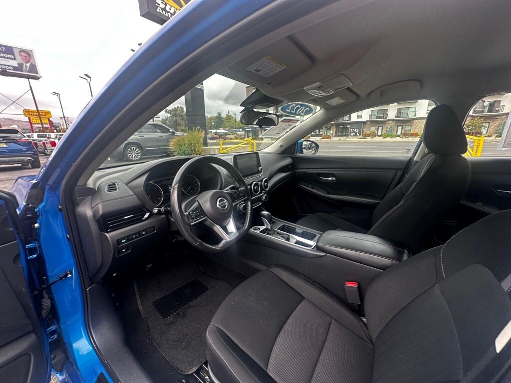 Vehicle image 13 of 27
