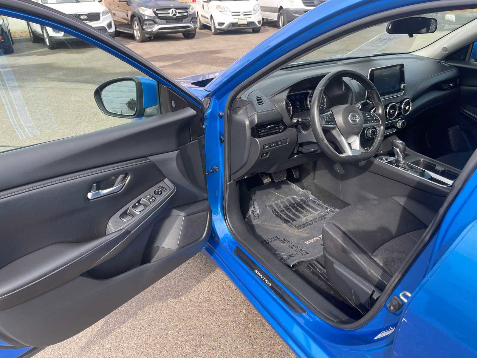 Vehicle image 16 of 27