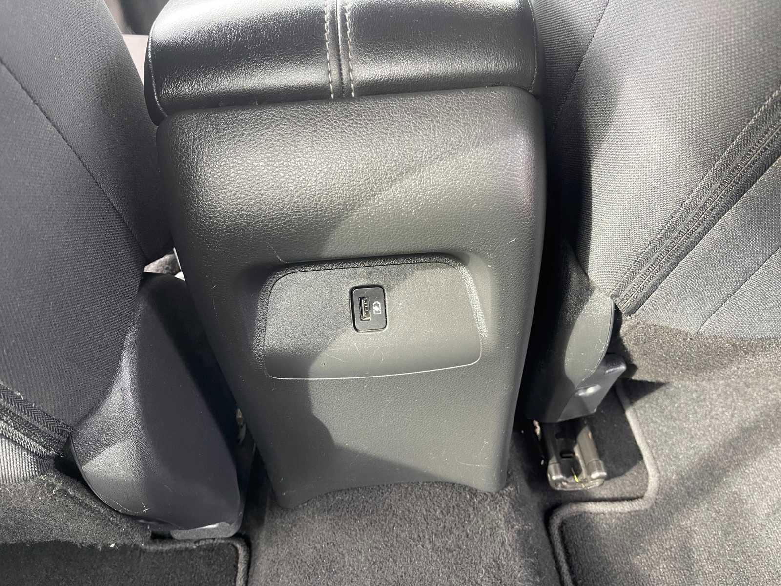 Vehicle image 12 of 27