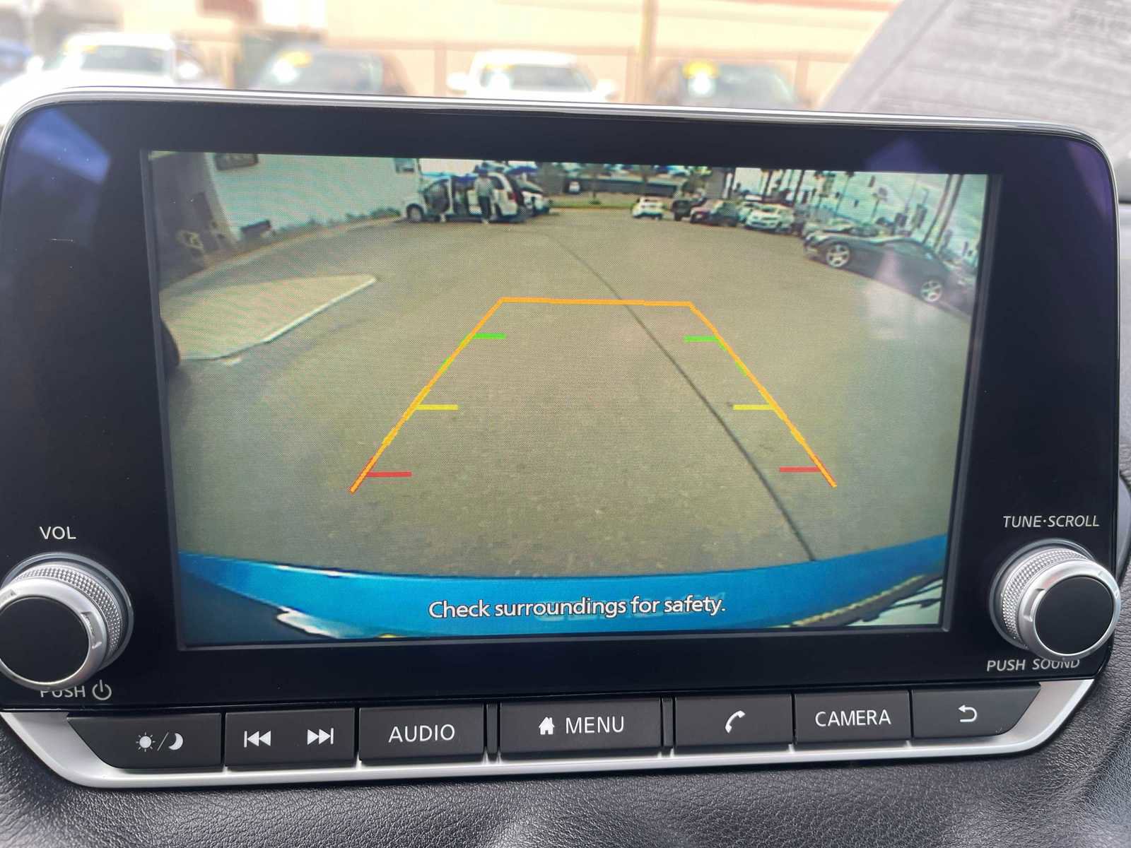 Vehicle image 24 of 27