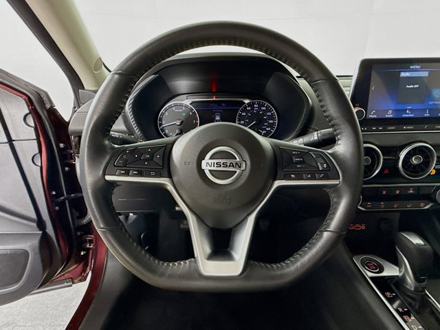 Vehicle image 28 of 33
