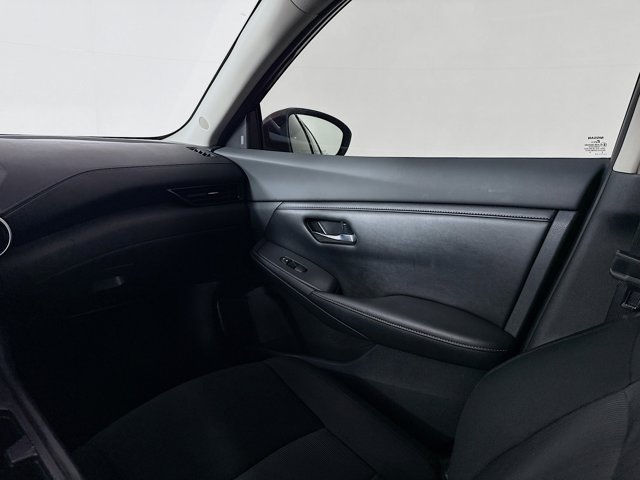 Vehicle image 18 of 33