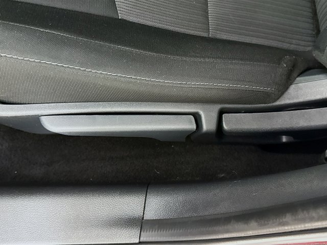 Vehicle image 29 of 33