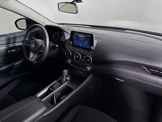 Vehicle image 15 of 33