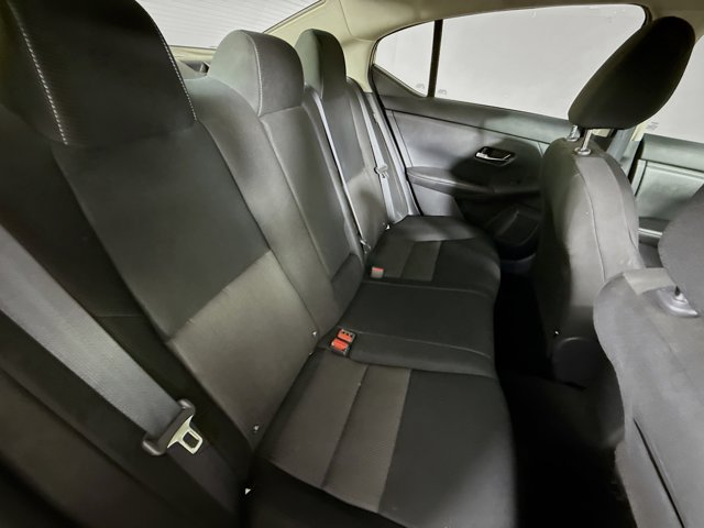 Vehicle image 11 of 33