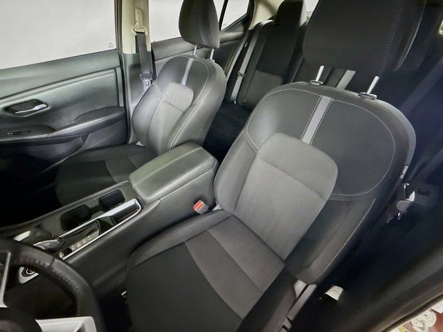 Vehicle image 13 of 33