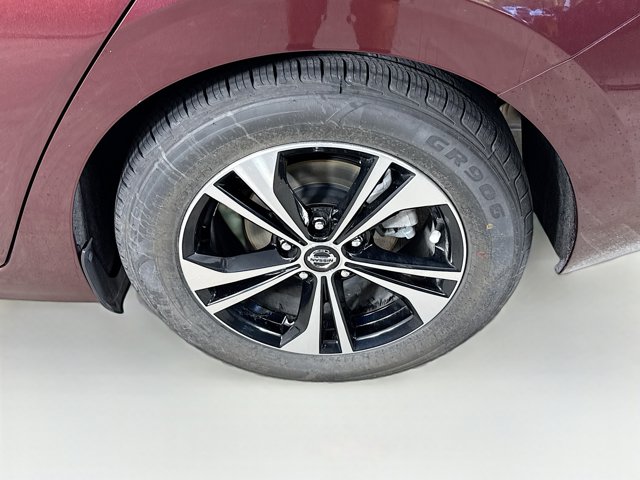 Vehicle image 9 of 33