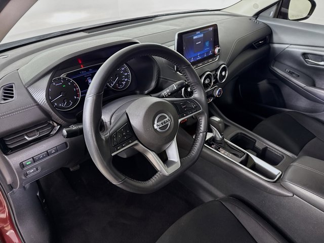 Vehicle image 16 of 33