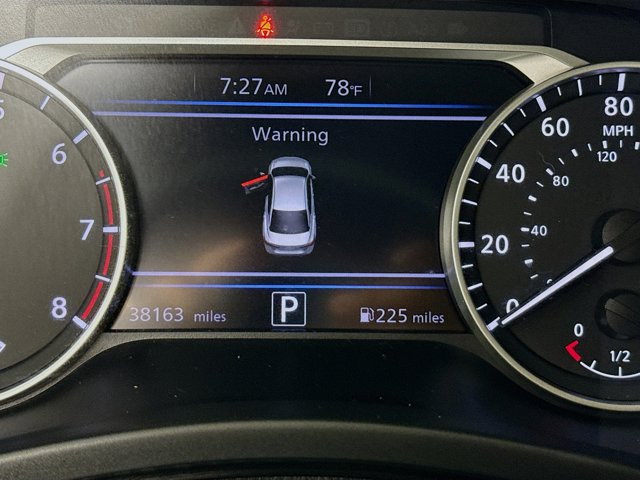 Vehicle image 19 of 33