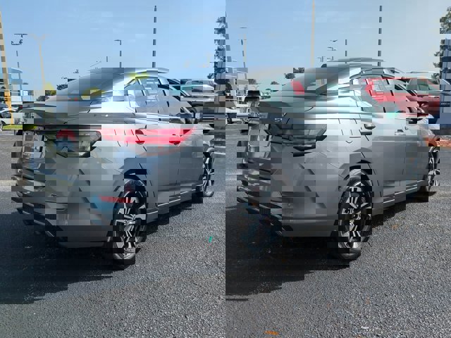 Vehicle image 6 of 28