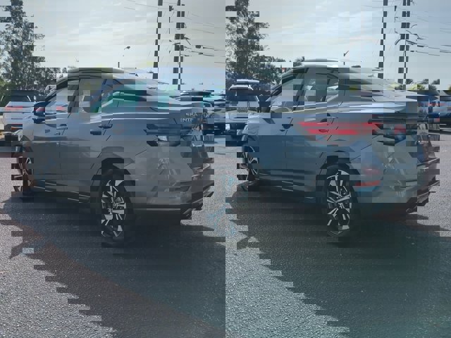 Vehicle image 8 of 28