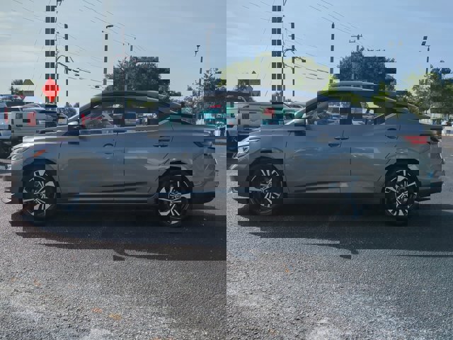 Vehicle image 9 of 28