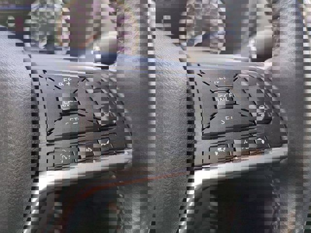 Vehicle image 23 of 28