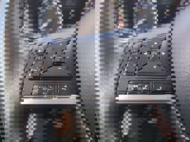 Vehicle image 22 of 28