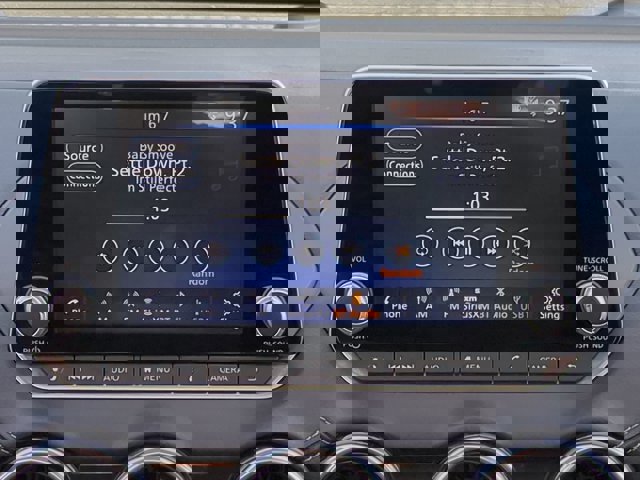 Vehicle image 17 of 28