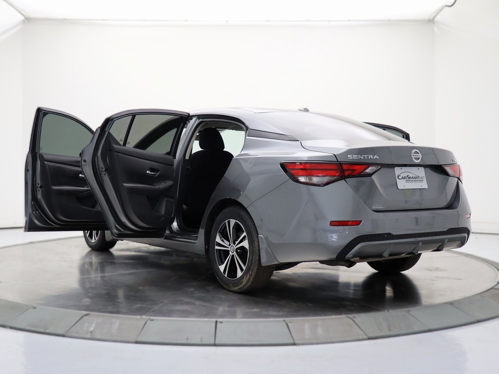 Vehicle image 16 of 52