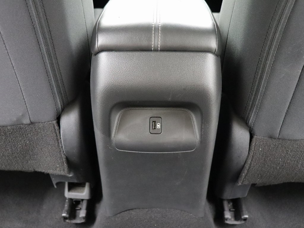 Vehicle image 46 of 52