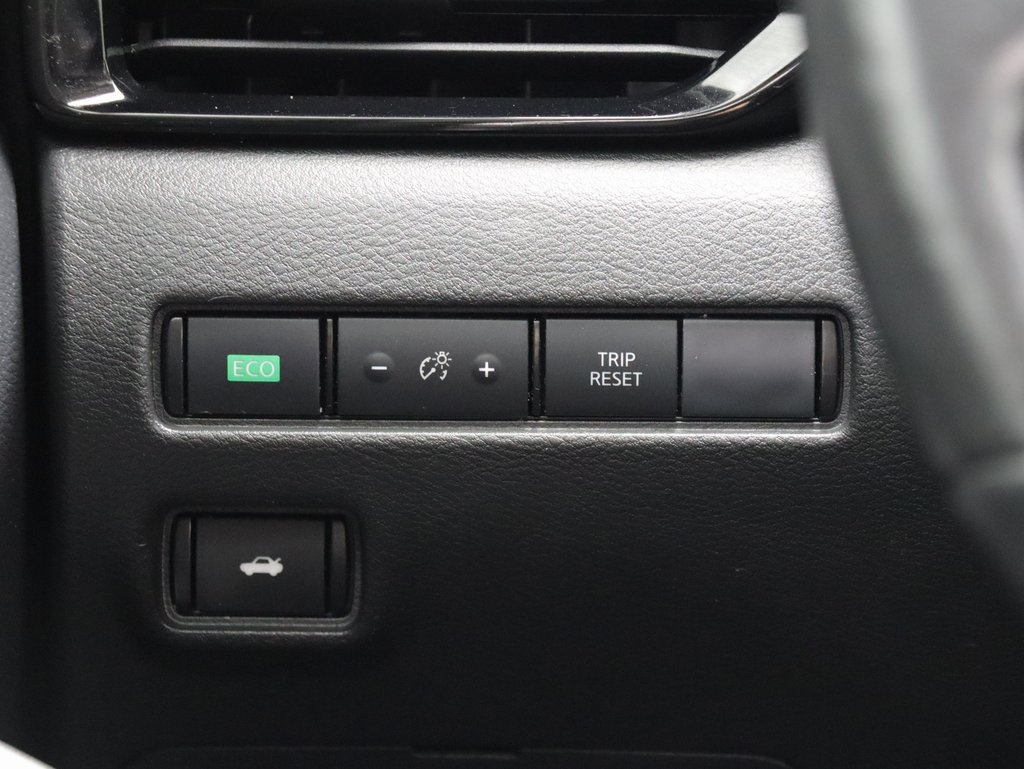 Vehicle image 41 of 52