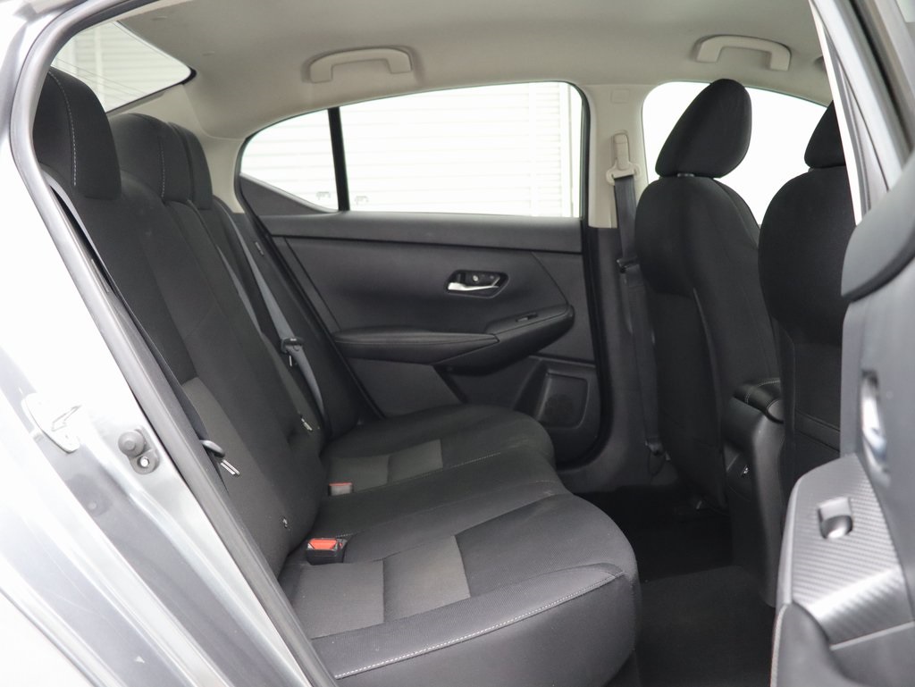 Vehicle image 23 of 52