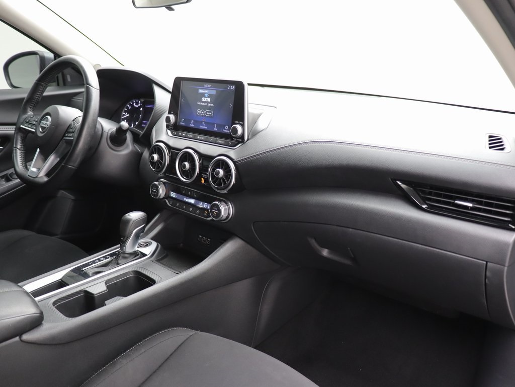 Vehicle image 27 of 52