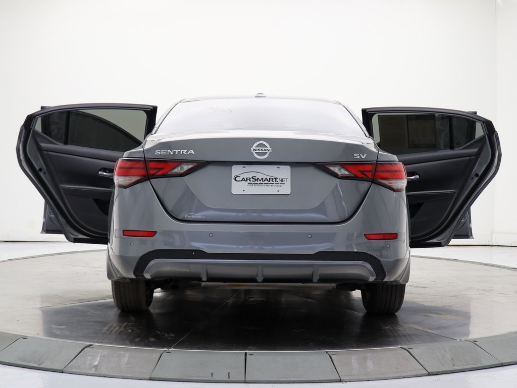Vehicle image 13 of 52